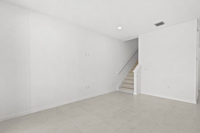 Building Photo - 4416 Longwood Lk Sq