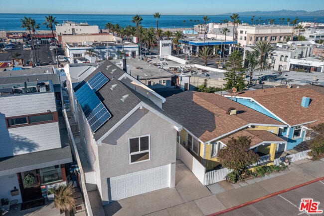 Building Photo - 1125 Manhattan Ave