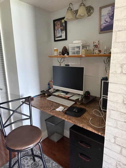 PC corner - 2901 S Palm Aire Dr