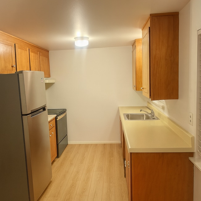 Building Photo - Heart of Issaquah Ground Floor Unit