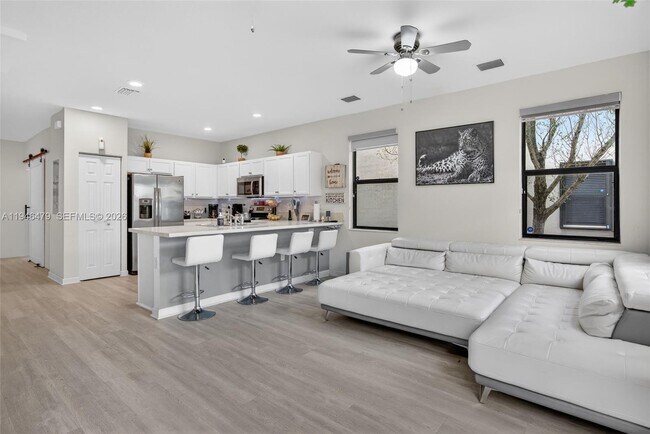 Building Photo - 11527 SW 248th Ln