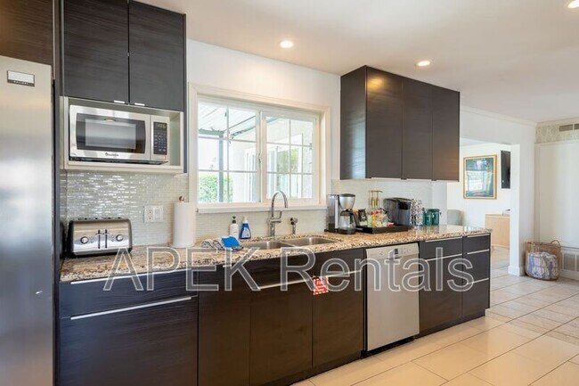 Building Photo - 2415 E Finley Rd