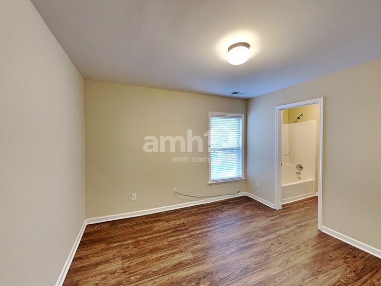 Building Photo - 4362 Walforde Blvd