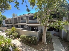 Building Photo - COMING SOON! 3 Bedroom Townhome for Rent i...