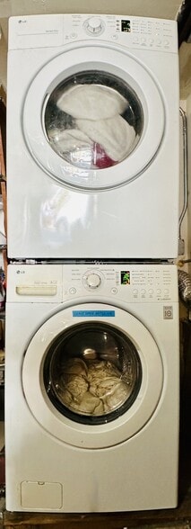 Shared Laundry - 1135 Treat Ave