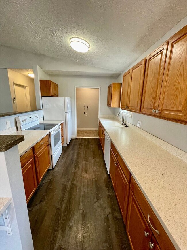 Building Photo - 1201-1203 Zeta Ct