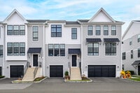 Building Photo - 8 Brentwood Cir