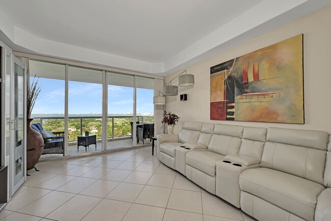 Building Photo - 5600 Collins Ave