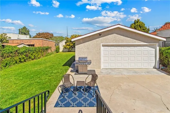 Building Photo - 4227 E Colorado St