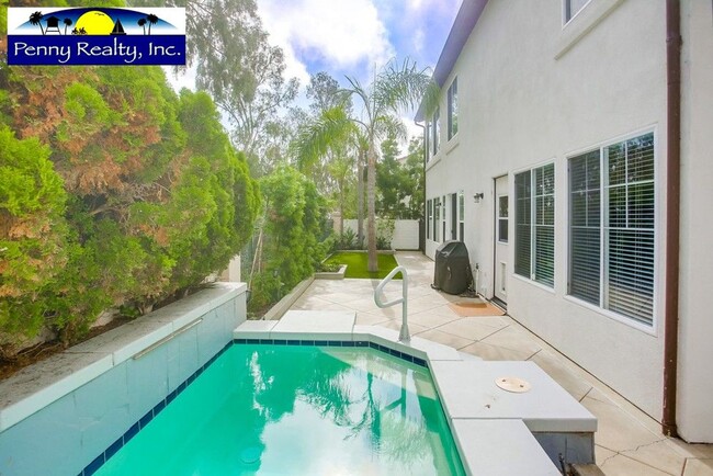 Building Photo - Stunning 4 Bedroom 3.5 Bath Home in the Co...