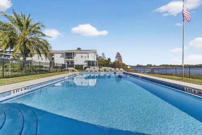 Building Photo - Buckeye Condo | Pool & Lake View | Ground Floor