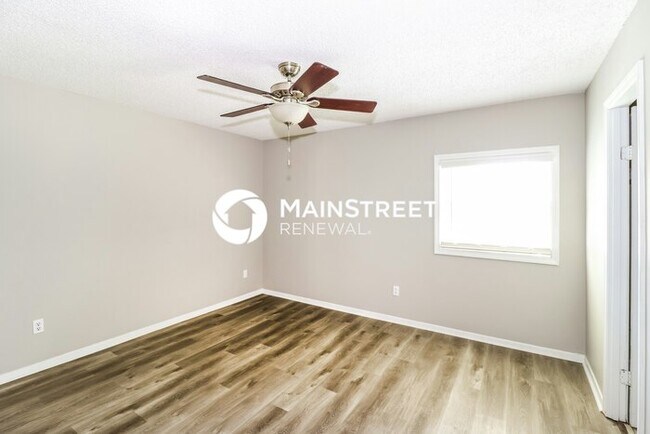 Building Photo - 3 Bedroom Pet-Friendly Home in Memphis, TN with Main Street Renewal