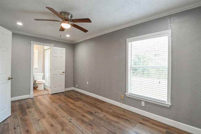 Building Photo - 3017 Barberry Dr
