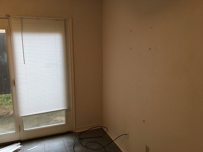 Building Photo - 3024 Courtney Ave