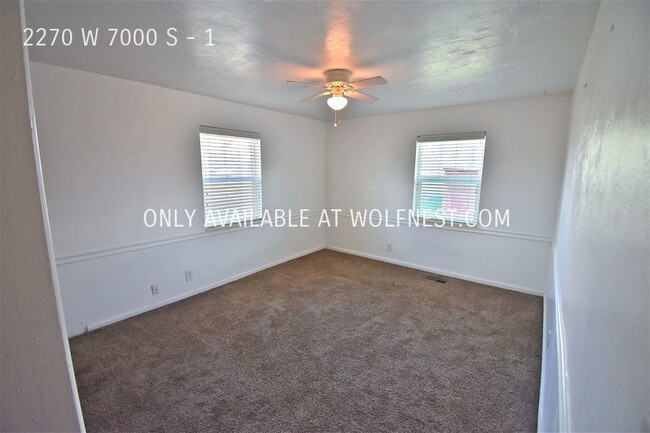 Building Photo - Lovely 2 Bedroom West Jordan Unit! No Depo...