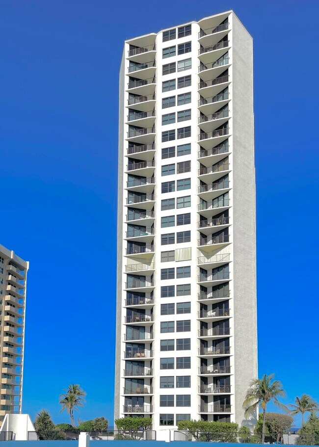 Building Photo - 5420 N Ocean Dr