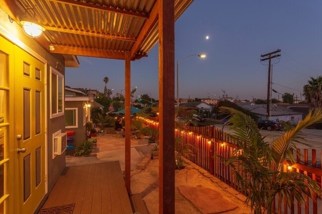 Building Photo - 2766 Island Ave