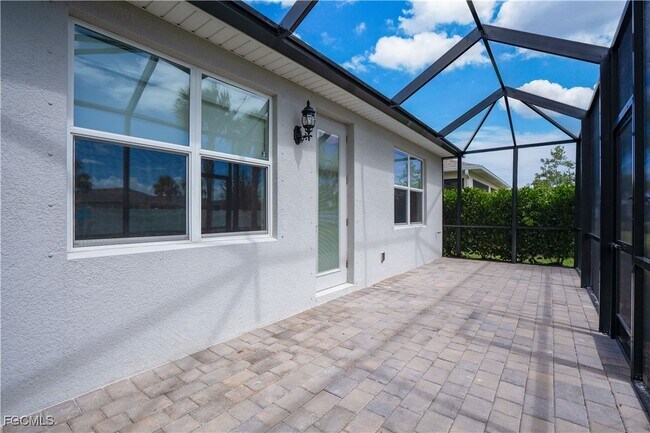 Building Photo - 42186 Edgewater Dr