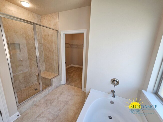 Building Photo - Spacious 5-Bedroom Home in Desirable Peach Creek, Minutes from the Beach!