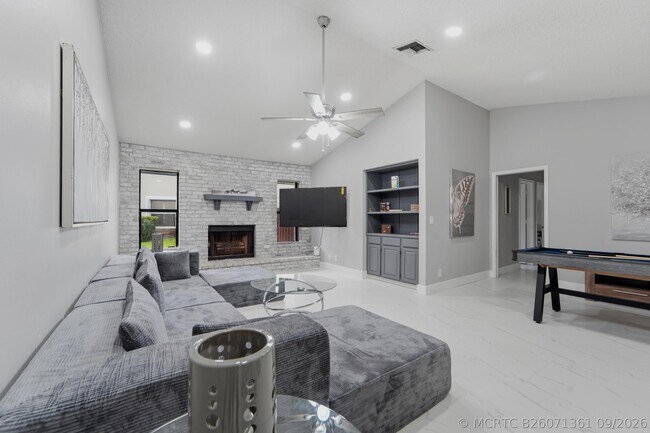 Building Photo - 301 Knotty Wood Ln