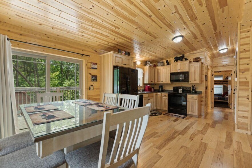 Building Photo - 1150 Pinyon Cir