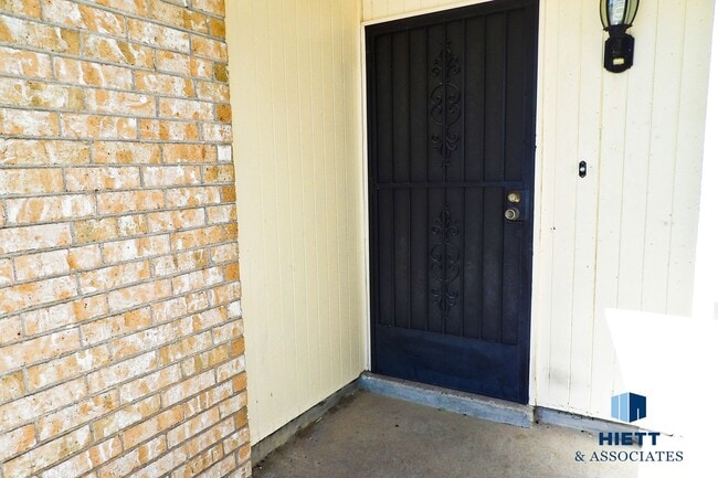 Building Photo - Gorgeous Upper Valley rental home