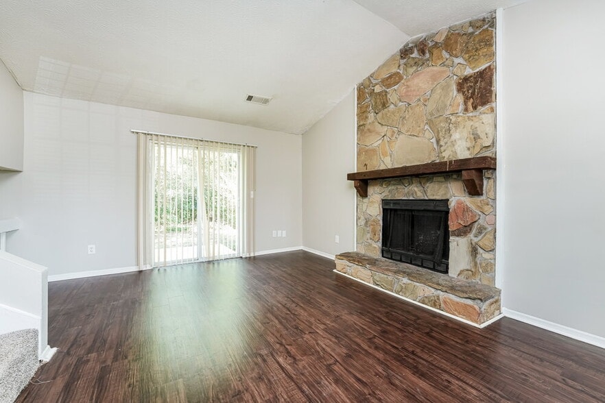 Building Photo - 6198 Creekford Dr