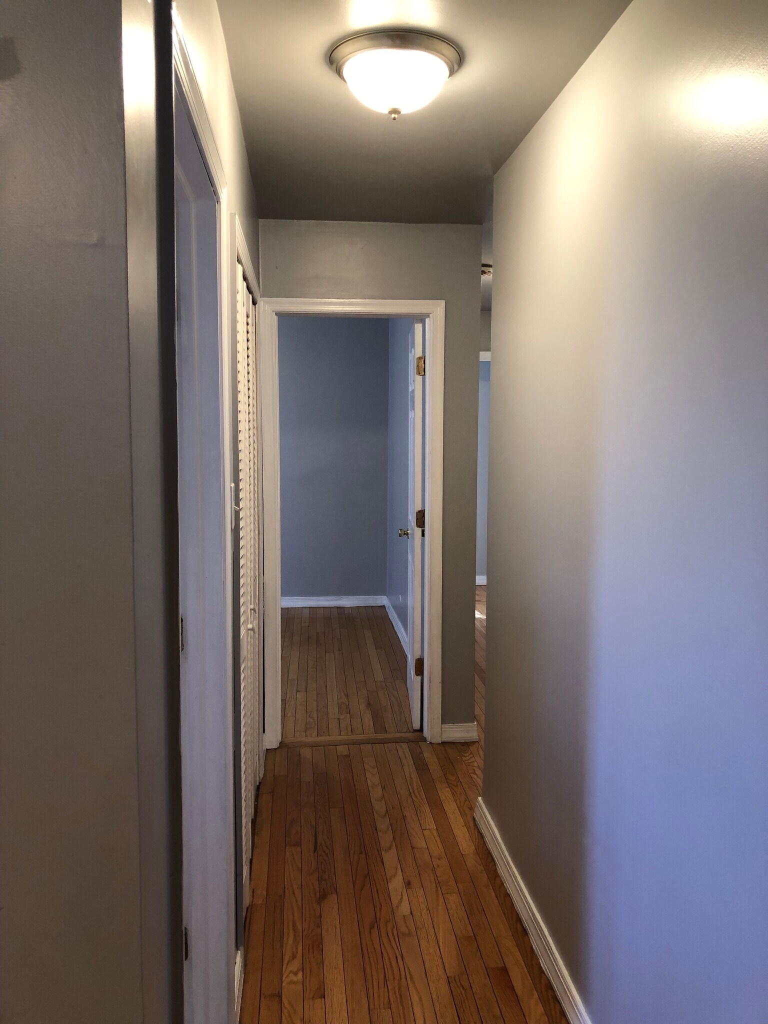 HALLWAY - 4900 Walton Ave