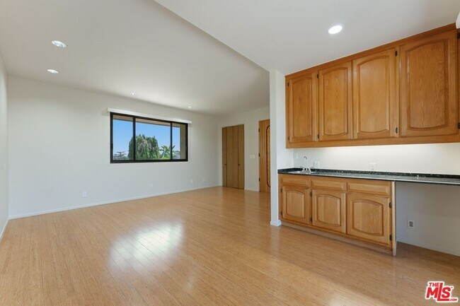 Building Photo - 2408 Venus Dr