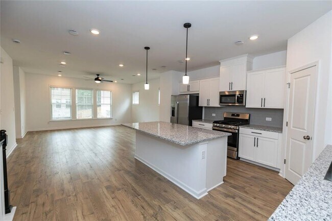 Building Photo - 1530 Brantin Dr