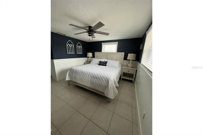 Building Photo - 345 Avenida Leona