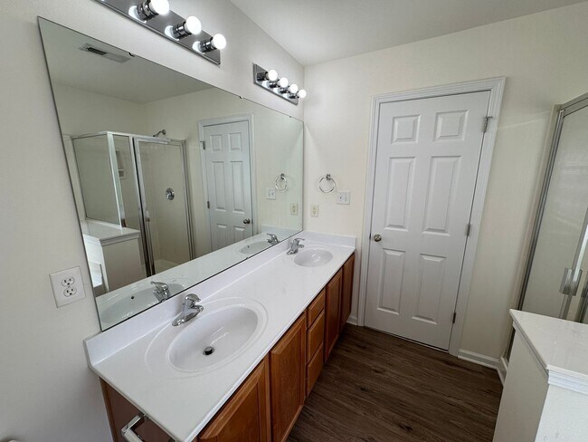 Building Photo - 2818 Oakdale Pasture Dr