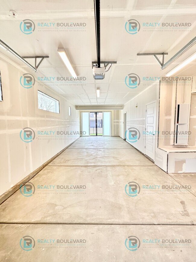 Building Photo - Modern 2 Bedroom 2Bath  Townhome with Dual Patios & Designer Finishes near Truckee River