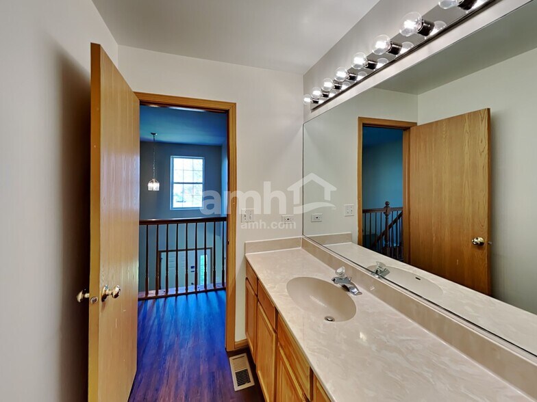 Building Photo - 1808 Brockway Pond Ct