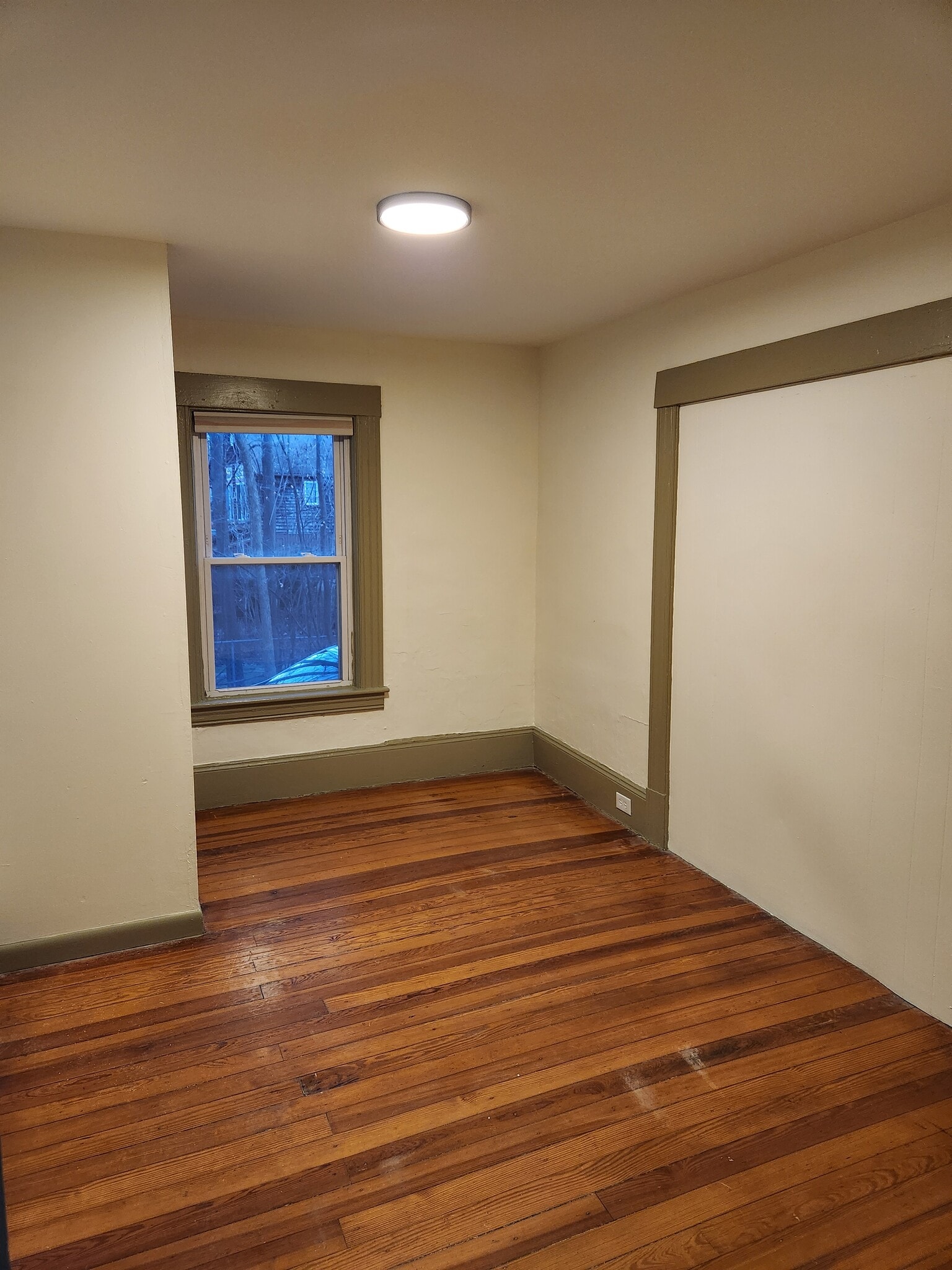 Building Photo - 4 Lawn Ave