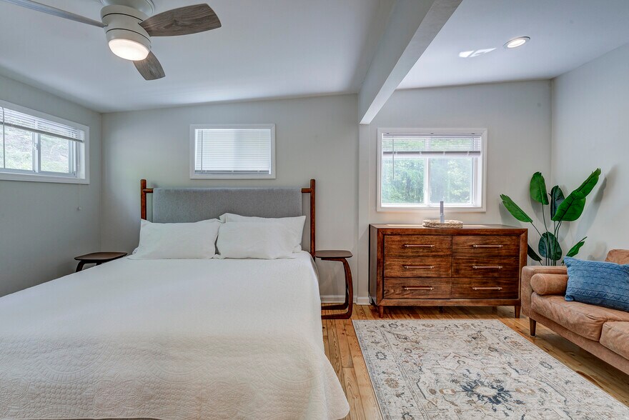 Main Bedroom - 1730 Clifton Rd