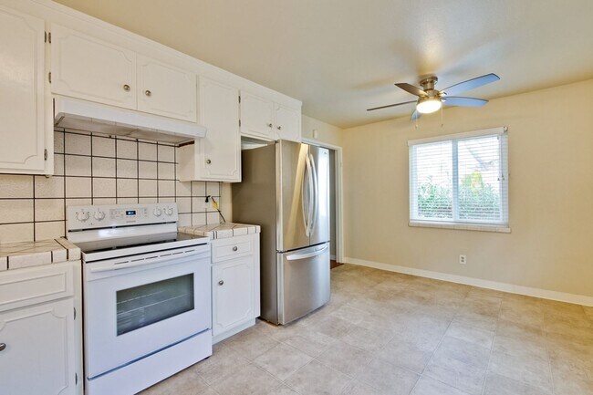 Building Photo - Wow! What a Great Home! Available Soon!
