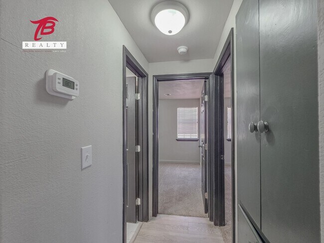 Building Photo - Charming and Newly Renovated 4-Bedroom Hom...