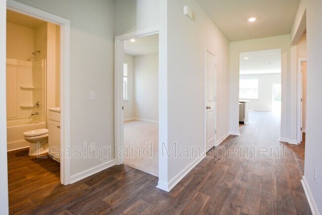 Building Photo - 411 Zenith Blvd