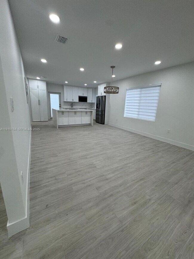 Building Photo - 1670 SW 11th Terrace