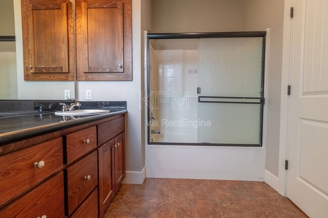 Building Photo - 2550 Plymouth Oaks Ct