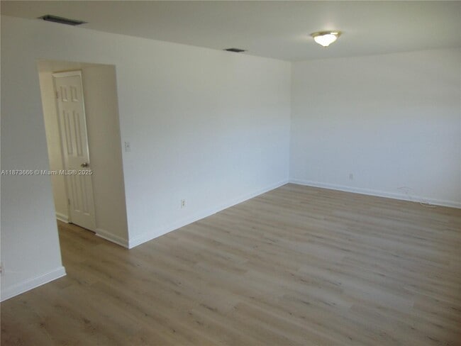 Building Photo - 1854 SW 81st Ln