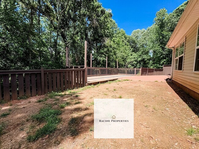 Building Photo - Charming Home in the Heart of Greenville