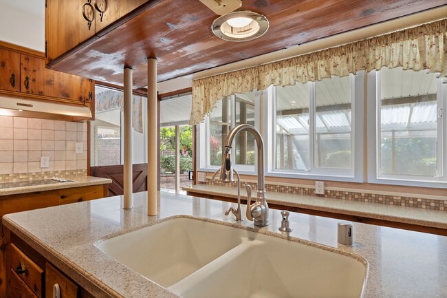Building Photo - Charming 3 Bedroom 2 Bathroom Home in La M...