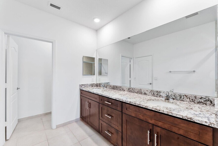 Building Photo - 12756 Anthorne Ln