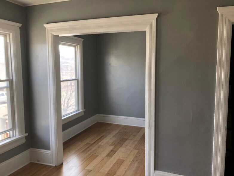 Building Photo - 4043 Saint Clair Ave