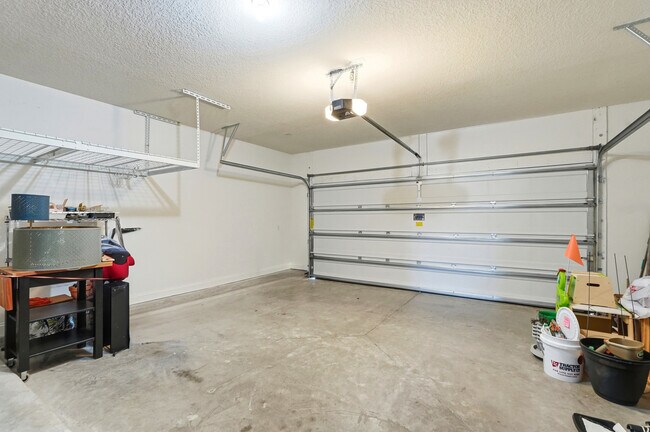 Building Photo - 216 Santorini Ct