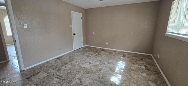 Building Photo - 9332 Hudson Way