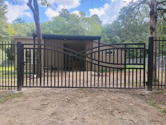 Building Photo - 13358 Lueders Ln