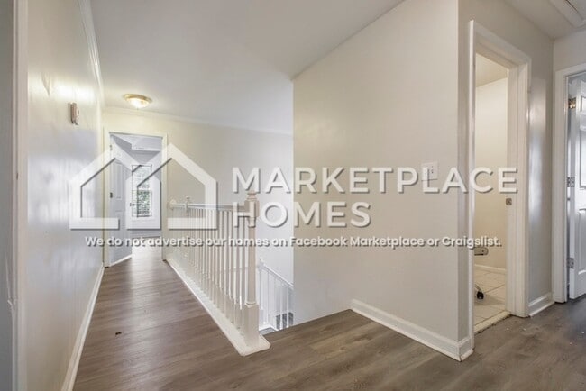 Building Photo - 5035 Villas Terrace